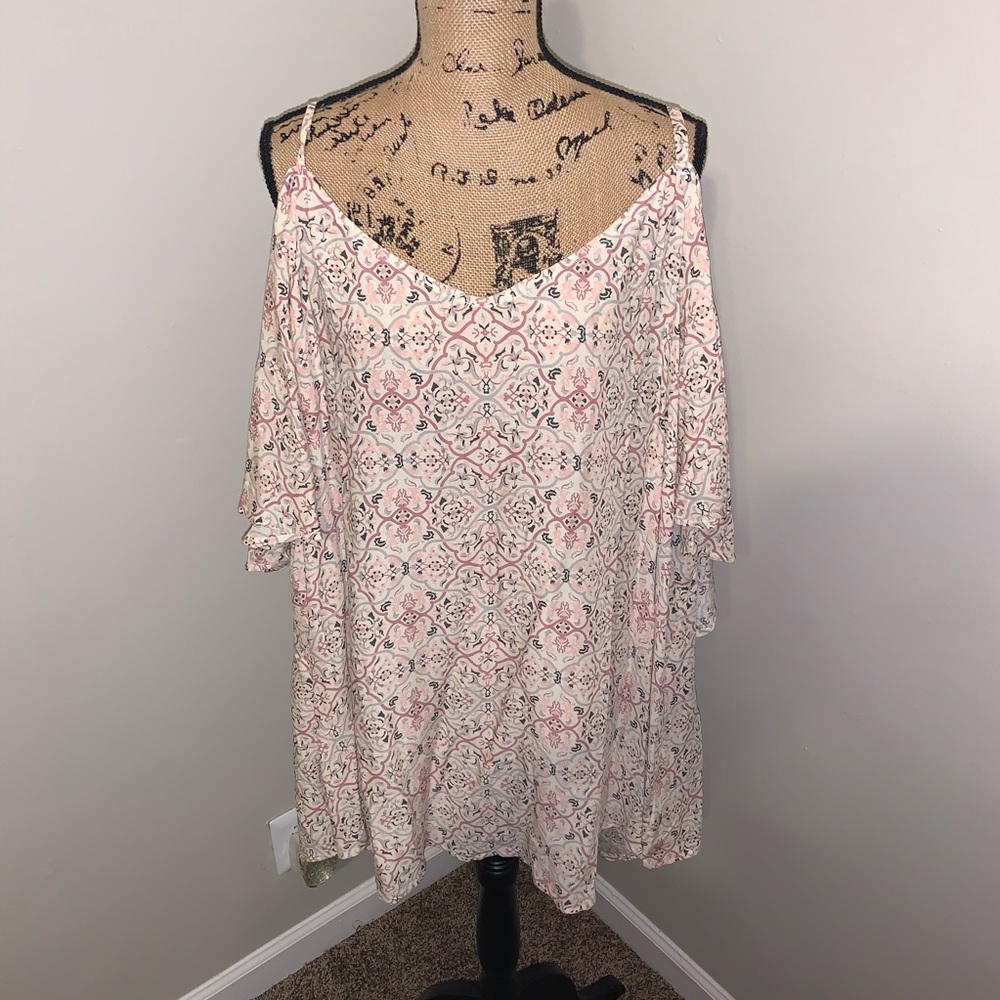 NWT Torrid Cold Shoulder Top